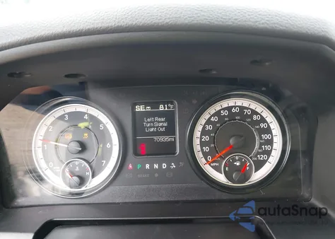 2019 Ram 1500 Classic Tradesman 4X2 6'4 Box из США, поврежденный, VIN 3C6JR6AGXKG555200